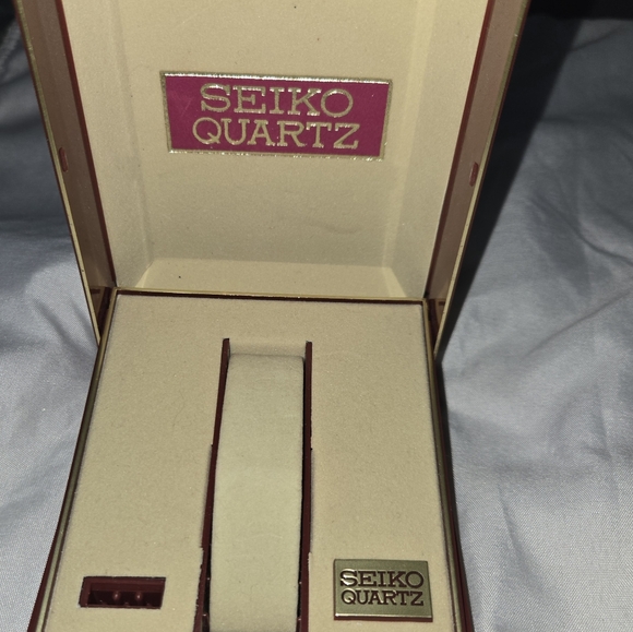 Seiko Gold Quartz Watch Vintage - Picture 6 of 13